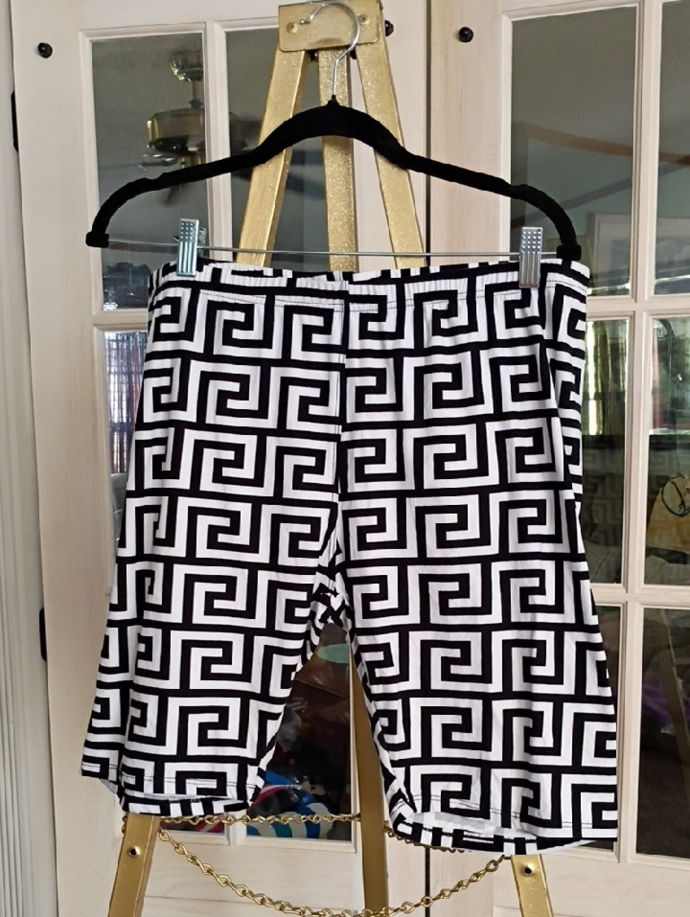 Leggings Depot Black and White Geometric Stretch Shorts